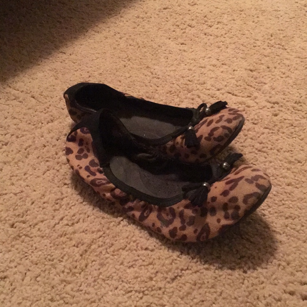 Cheetah curve shoes
